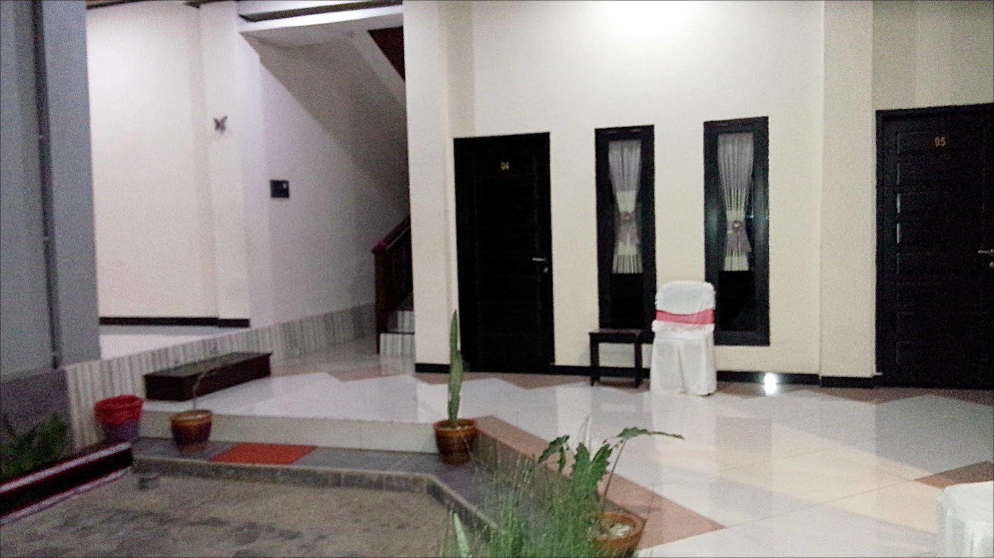 Jaya Phita Hotel Kupang  Exterior photo